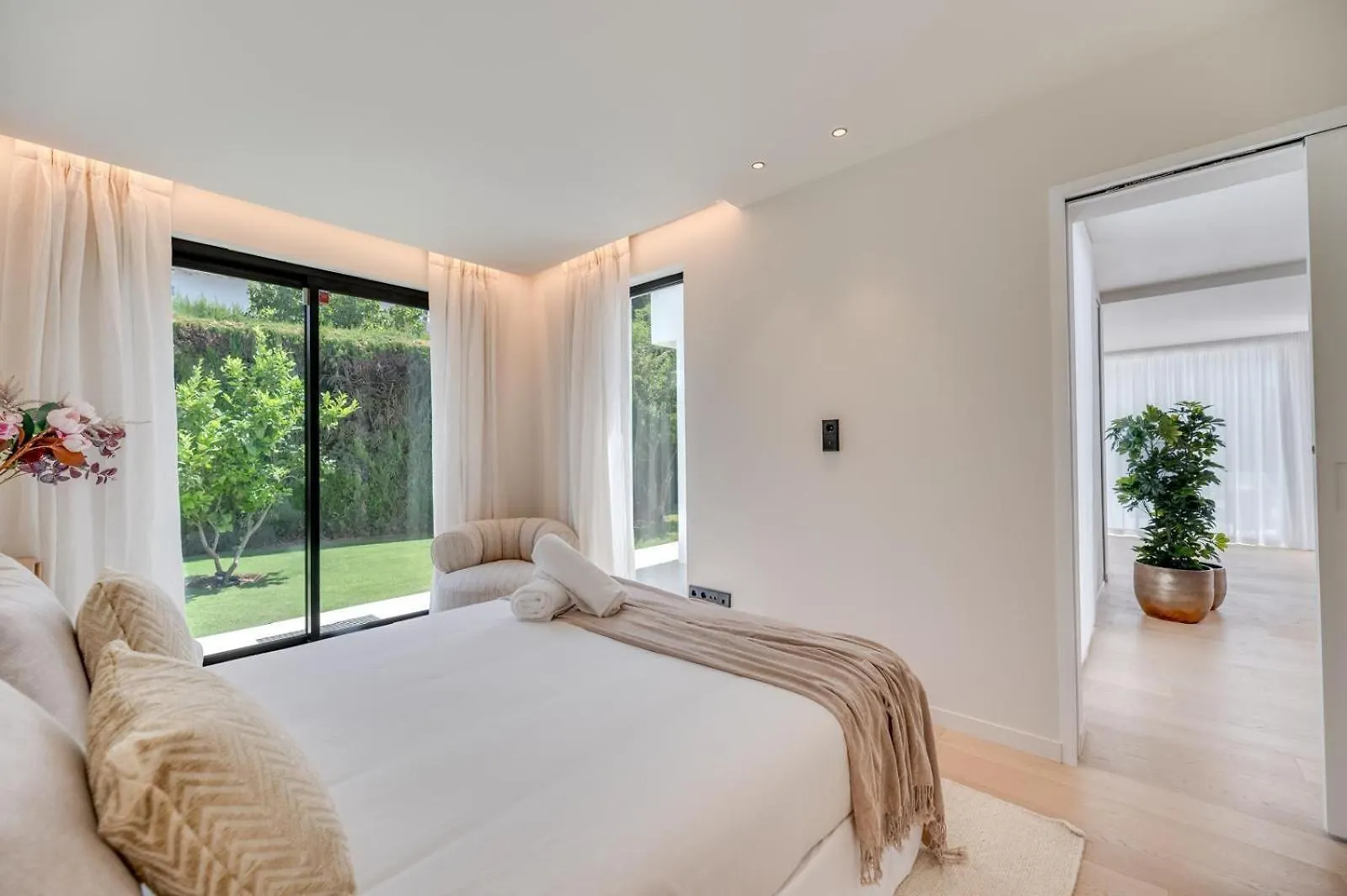 Luxury 5 Bed Villa - Heated Pool Marbella