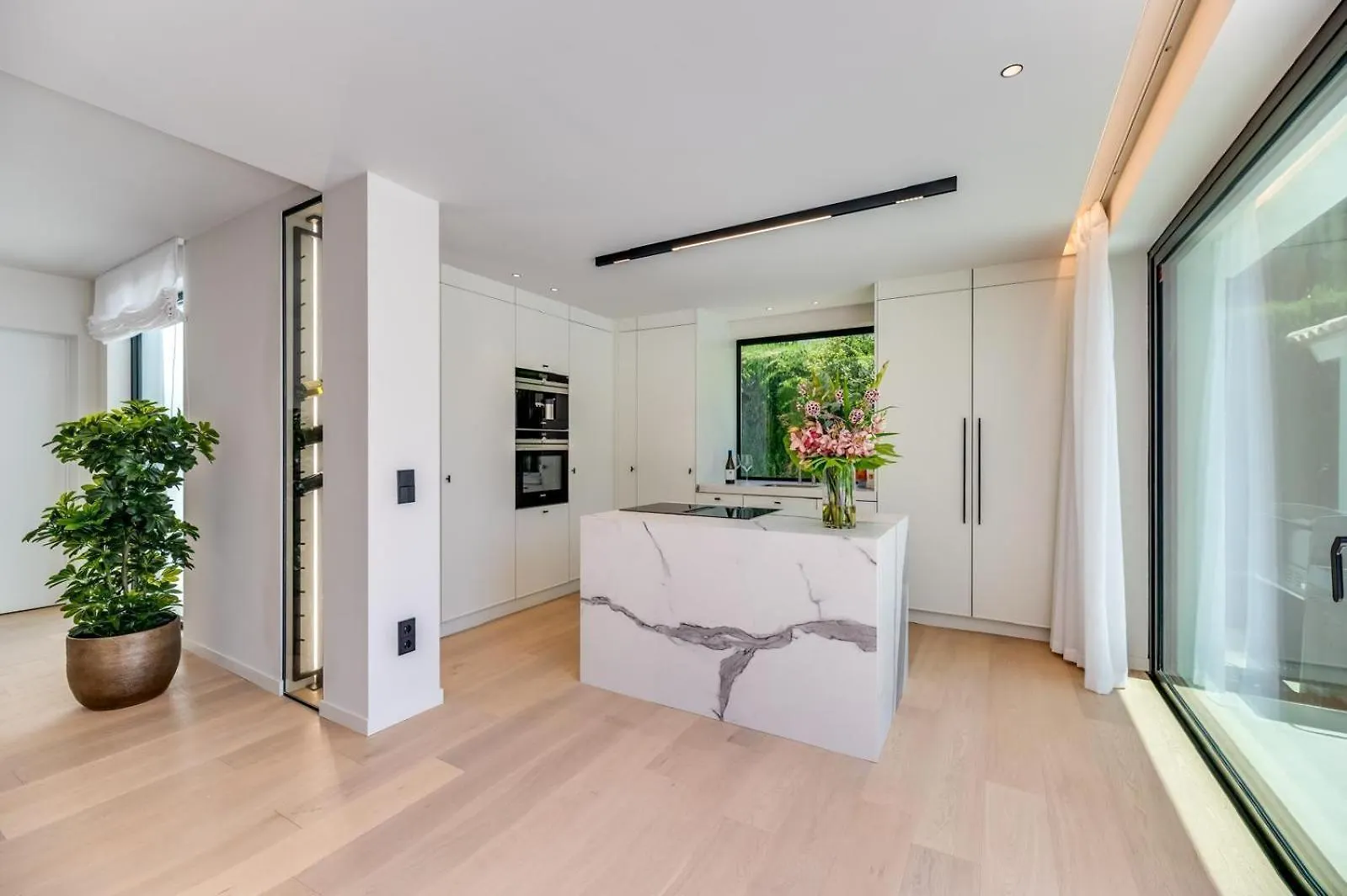 Luxury 5 Bed Villa - Heated Pool Marbella