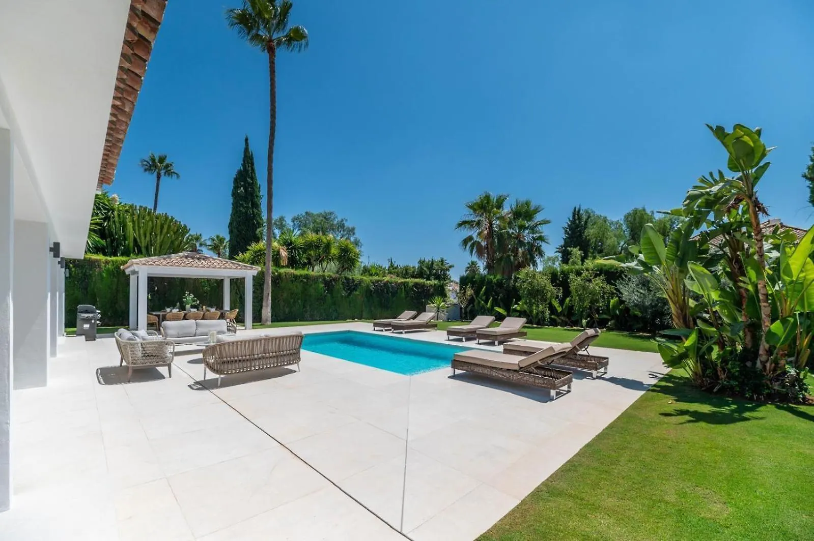 Luxury 5 Bed Villa - Heated Pool Marbella